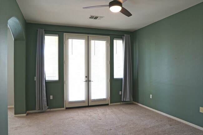 Building Photo - 423 Copper Canyon Rd