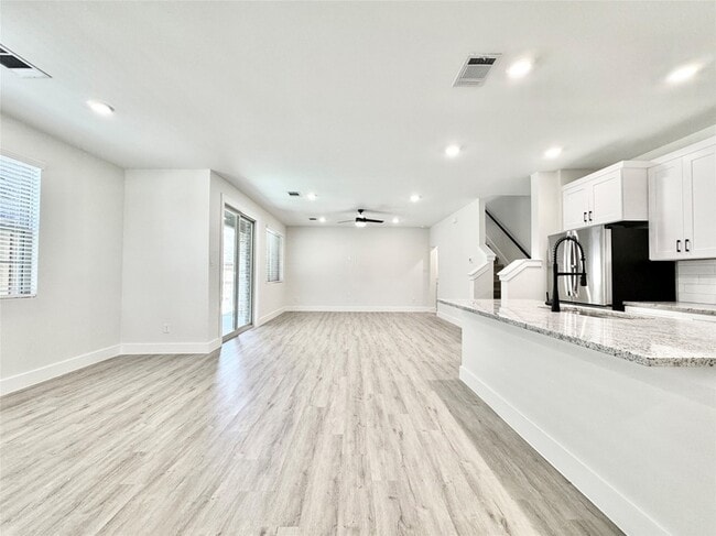 Building Photo - 8749 Scotty's Lk Ln