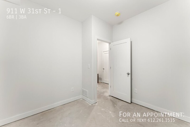 Building Photo - 911 W 31st St