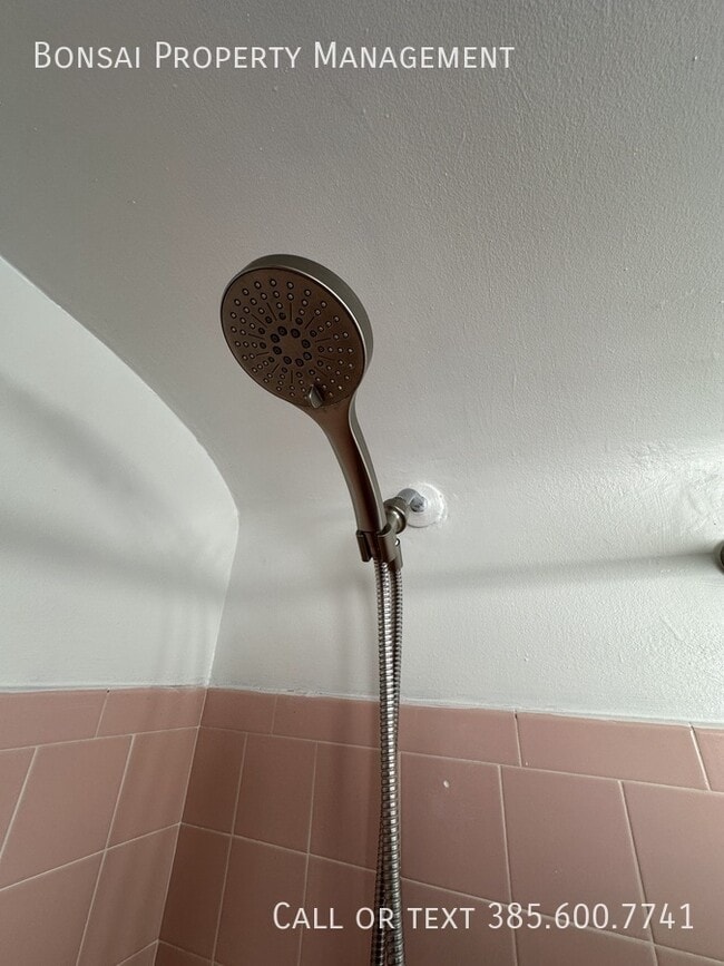 Building Photo - 7527 S Jefferson-