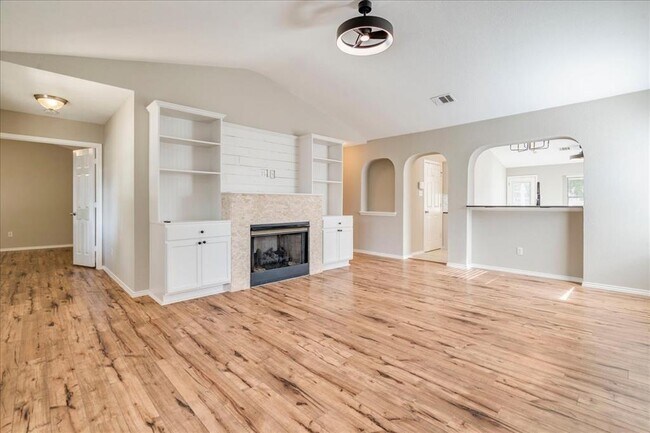 Building Photo - 175 Wetzel