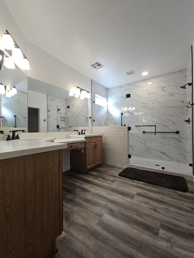 Building Photo - 1701 E Kramer St