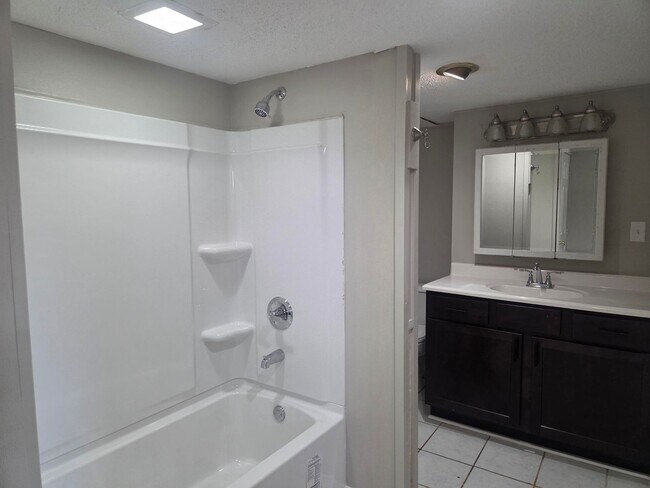 Building Photo - 4BR-2BA Single Family Rental Home - Washington MO 63090