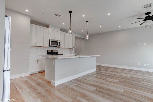 Building Photo - 646 Infinity Rdg St