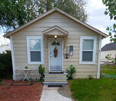 Building Photo - 524 Elm St