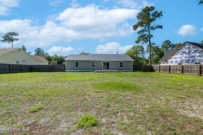 Building Photo - 209 Oak Grove Cir