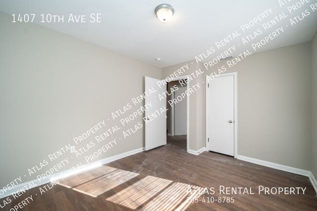 Building Photo - 1407 10th Ave SE