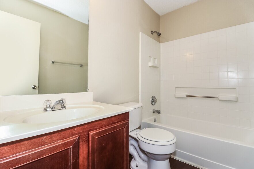 Building Photo - 300 Dakota Ridge Dr