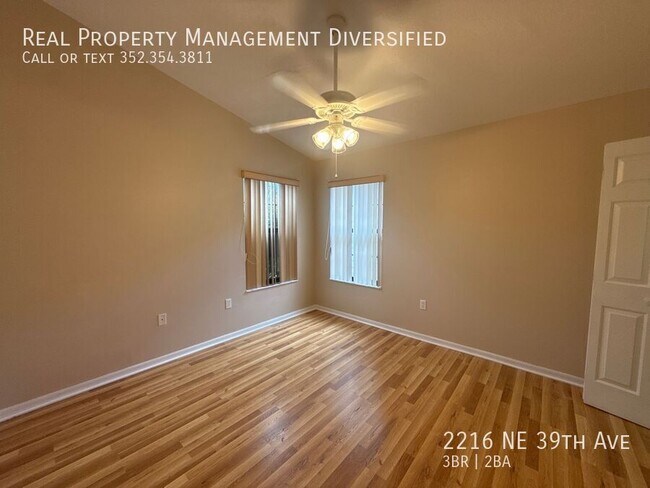Building Photo - 2216 NE 39th Ave