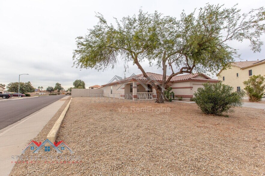 Building Photo - 5706 N 74th Dr