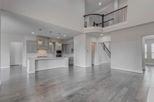 Building Photo - 30627 S Creek Way