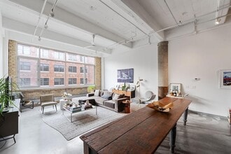 Building Photo - 700 N Washington Ave