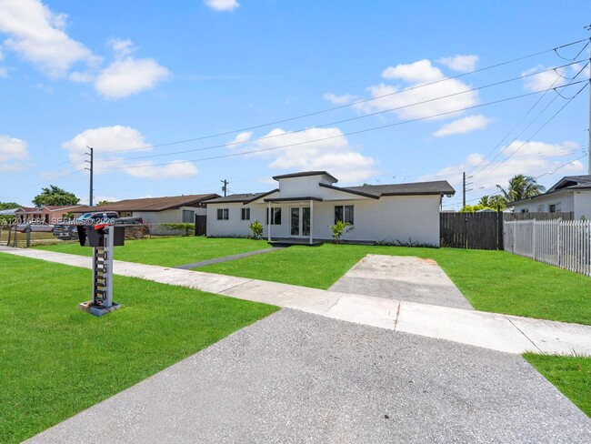 Building Photo - 10530 SW 146th St