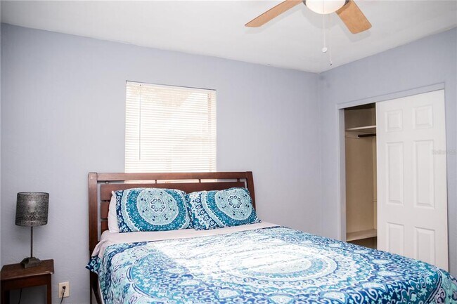 Building Photo - 313 Center Ave