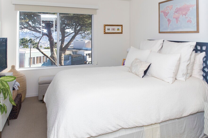 Building Photo - 85 Ora Way