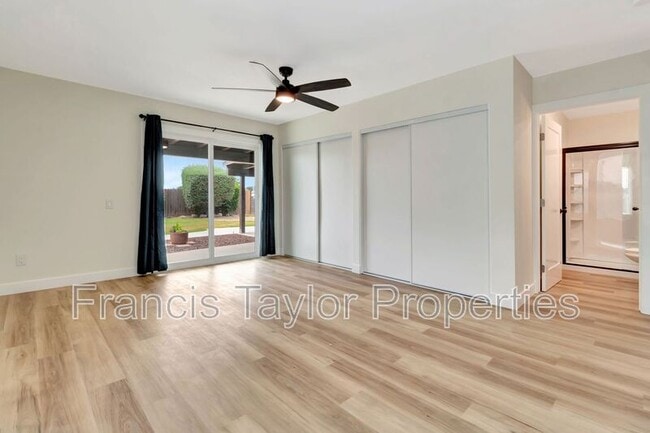 Building Photo - 568 Larchwood Dr