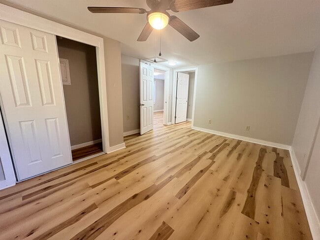 Building Photo - 1530 Live Oak Dr