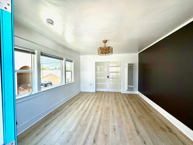 Building Photo - 279 Redondo Ave