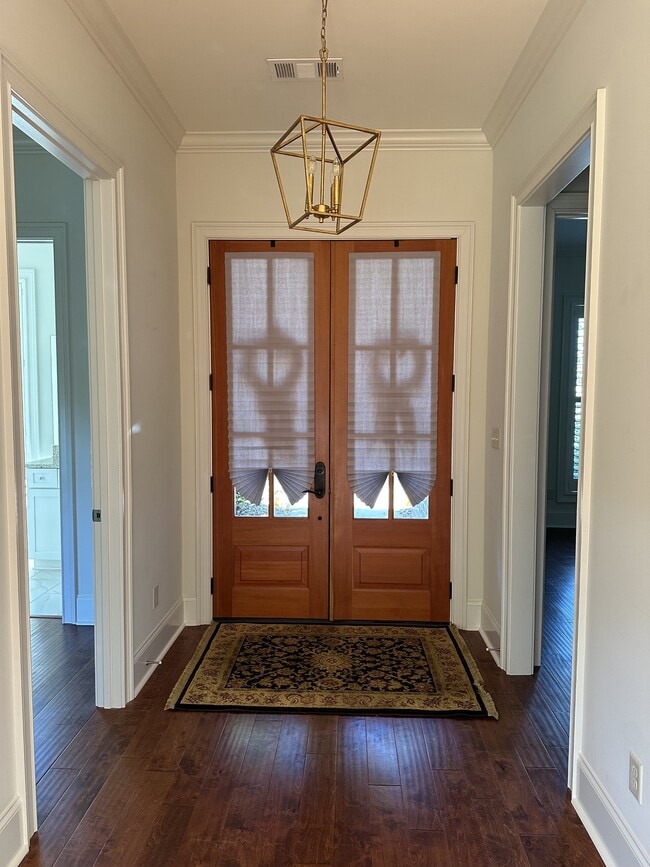 Building Photo - 170 Mulberry Ln