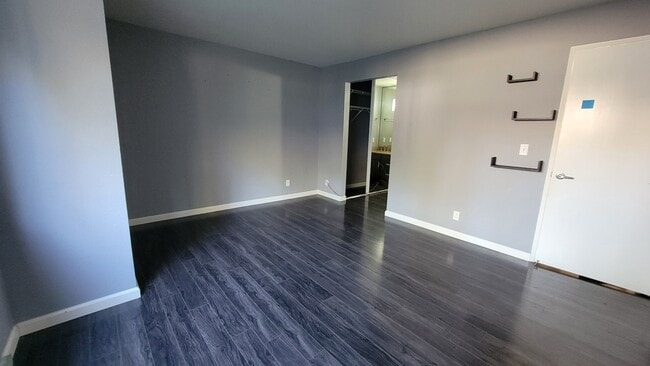 Building Photo - 945 Fletcher Ln