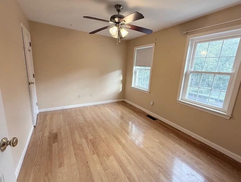 Building Photo - 1 Ernies Dr