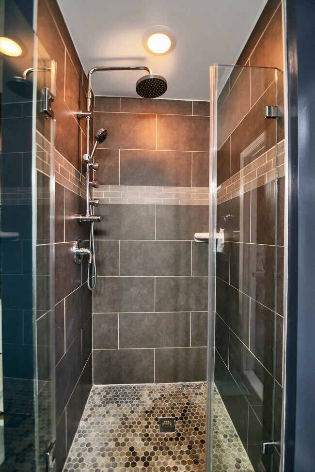 Building Photo - 5213 D St SE