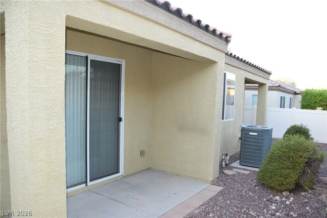 Building Photo - 6235 Shamrock Lake Ave