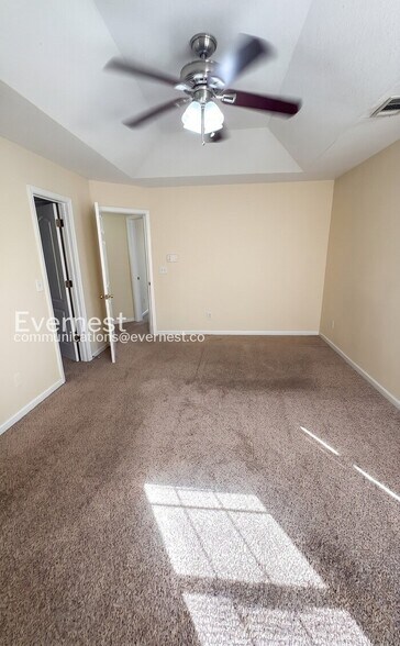 Building Photo - 10718 Barberry Dr