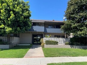 Building Photo - 545 N Holliston Ave