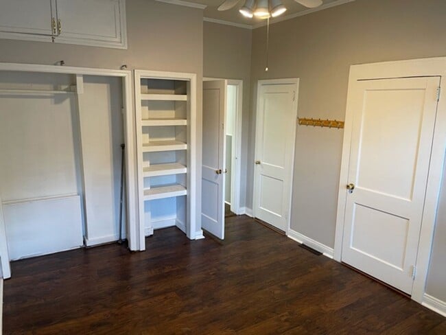 Building Photo - 2 BR, 1 Bath Bungalow located 1 mile from ...