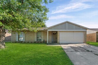 Building Photo - 17615 Fieldglen Dr