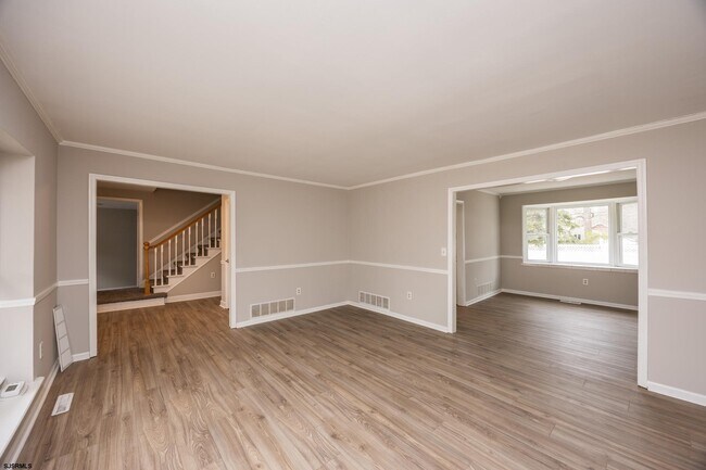 Building Photo - 320 Bergen Ave