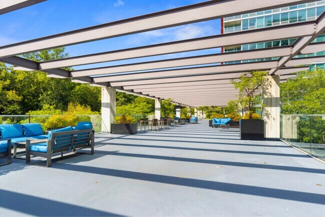 Building Photo - 9715 Woods Dr