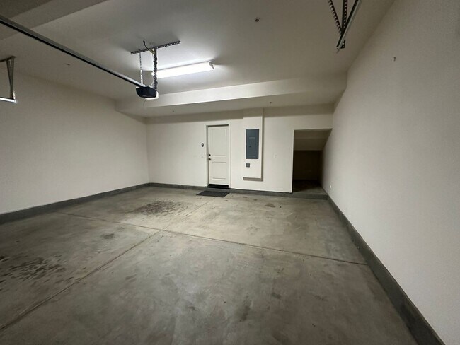 Building Photo - Upgraded 3 Bedroom Condo in South Temecula