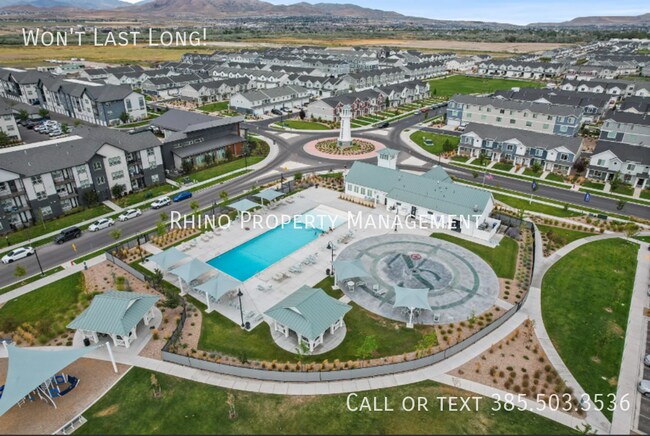 Building Photo - 1092 E Vessel Ct