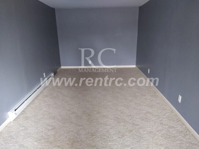 Building Photo - 905 Sprague-