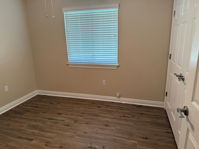 Building Photo - 17340 Vutera Dr