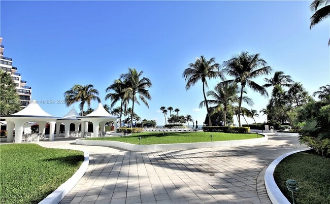 Building Photo - 5161 Collins Ave