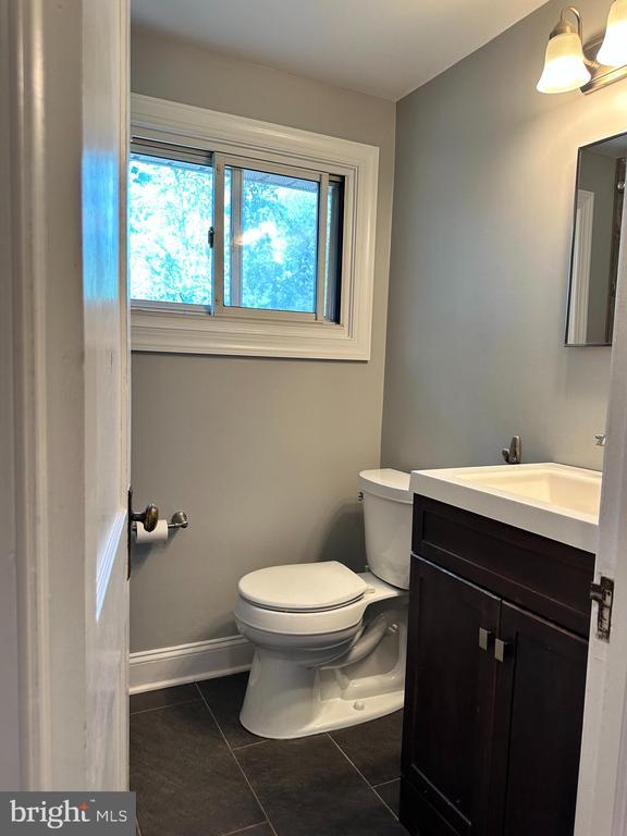 Building Photo - 410 North St