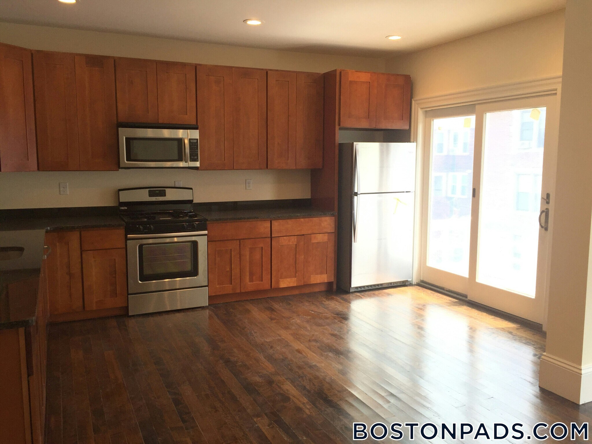 Building Photo - 29 Commonwealth Terrace