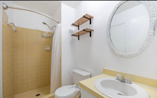 Building Photo - 3BR/2BA Home w/Finished Basement for Rent in Jtown!