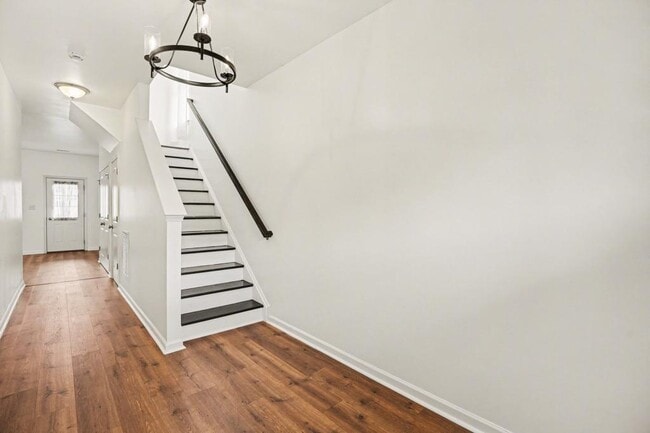 Building Photo - 700 Admiral's Quay Dr