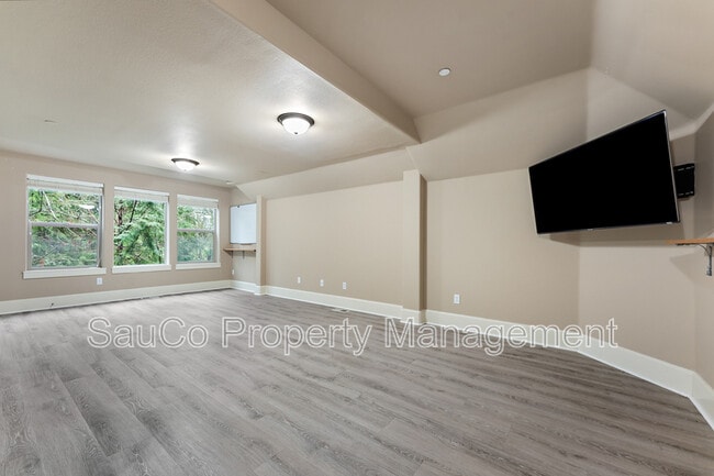 Building Photo - 11347 NW Kimble Ct