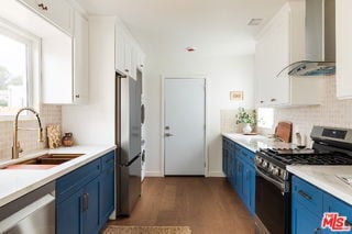 Building Photo - 784 Elmira St