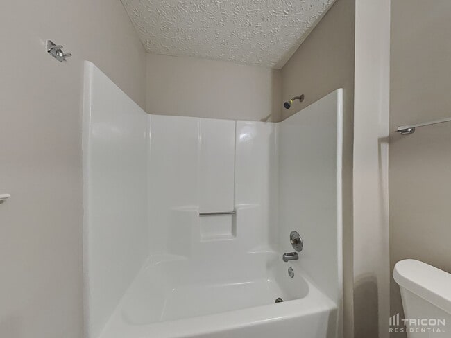 Building Photo - 1008 Braddock Cir