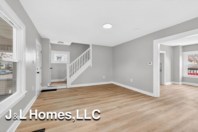 Building Photo - 888 Miller Ave