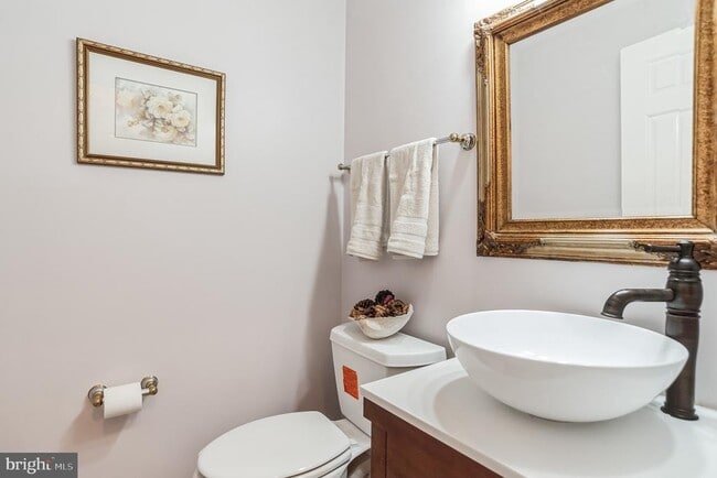 Building Photo - 6156 Wellington Commons Dr