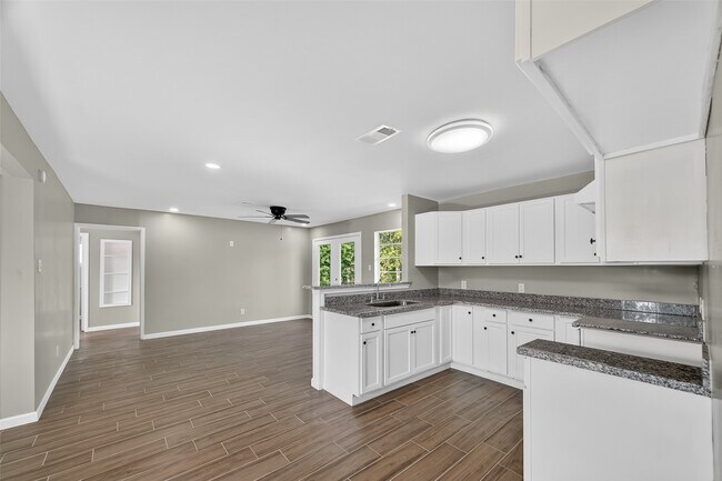 Building Photo - 5126 Denoron Dr