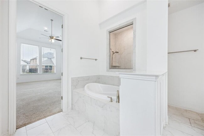 Building Photo - 1329 Marina Grand Terrace