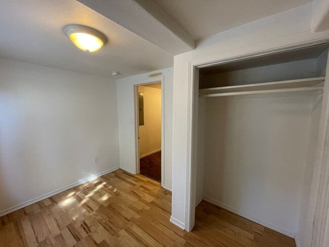Building Photo - 4 Bedroom Shadle Rancher